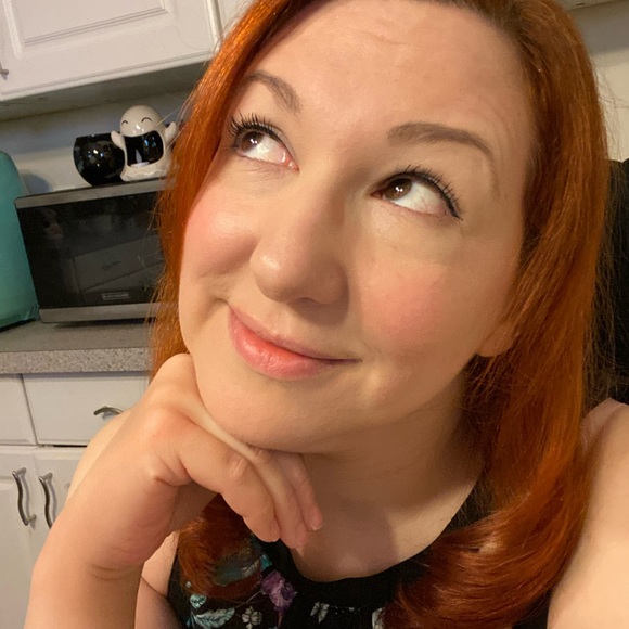 🎃Meet your Posher, Toni 🎃 - Picture 8 of 8